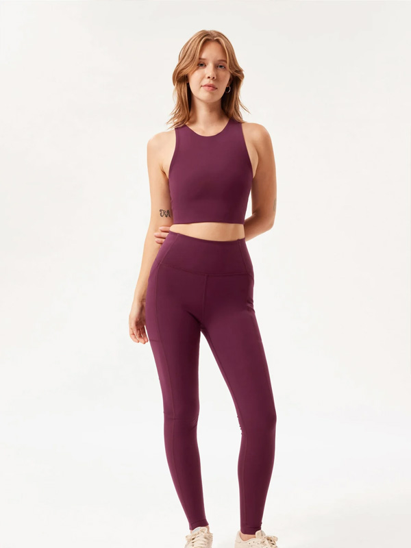 DYLAN - Plus Size Top fra Girlfriend Collective