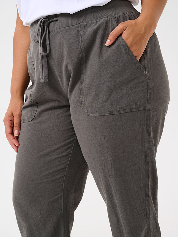 KCNANA - Plus Size Broek fra Kaffe Curve