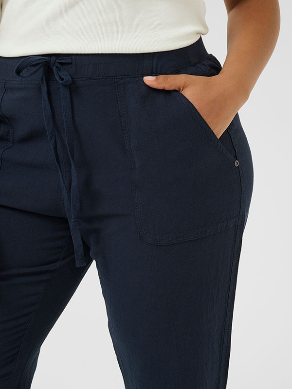 KCNANA - Plus Size Broek fra Kaffe Curve
