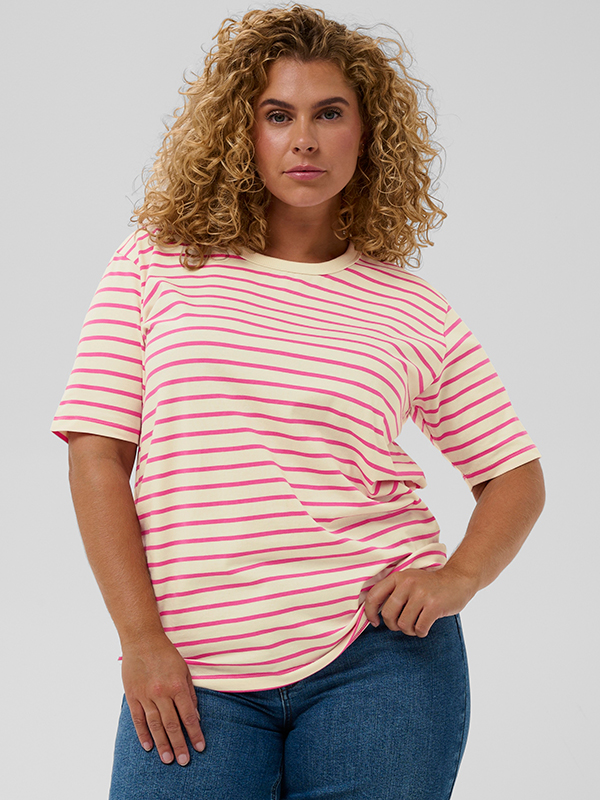 KCWINNI - Plus Size T-shirt fra Kaffe Curve