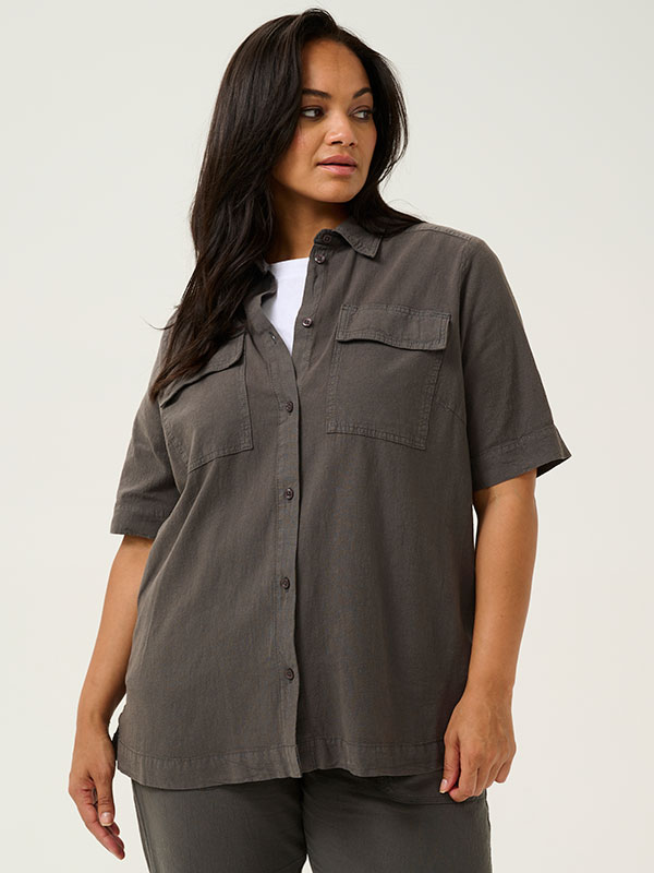 KCNANA - Plus Size Overhemd fra Kaffe Curve