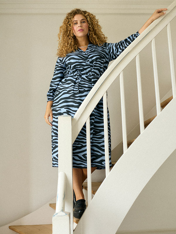 KCOLENA - Plus Size Jurk fra Kaffe Curve