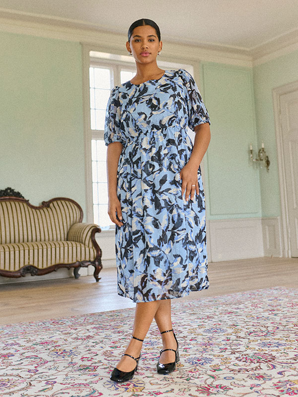 KCELONA - Plus Size Jurk fra Kaffe Curve