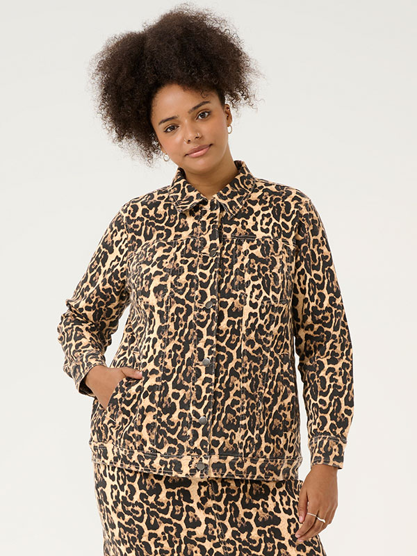 KCLEONOMA - Plus Size Jas fra Kaffe Curve
