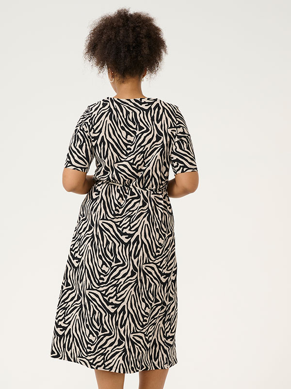 KCIVENA - Plus Size Jurk fra Kaffe Curve