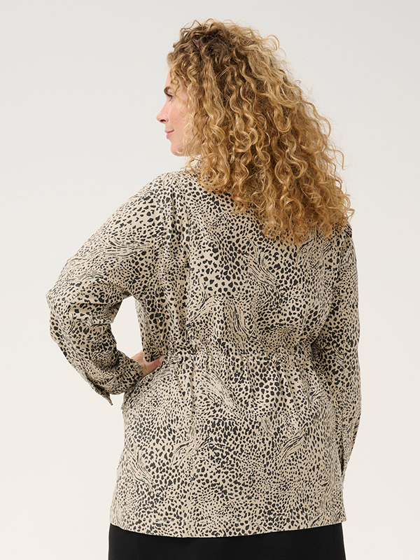 KCLISIA - Plus Size Jas fra Kaffe Curve