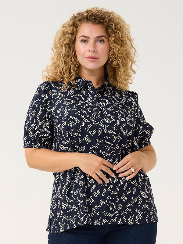 KCBEATE - Plus Size Overhemd fra Kaffe Curve