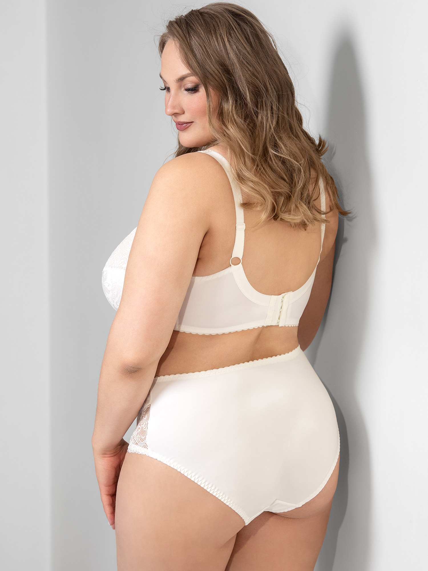 BEATE MIDI - Plus Size Slip fra Plaisir