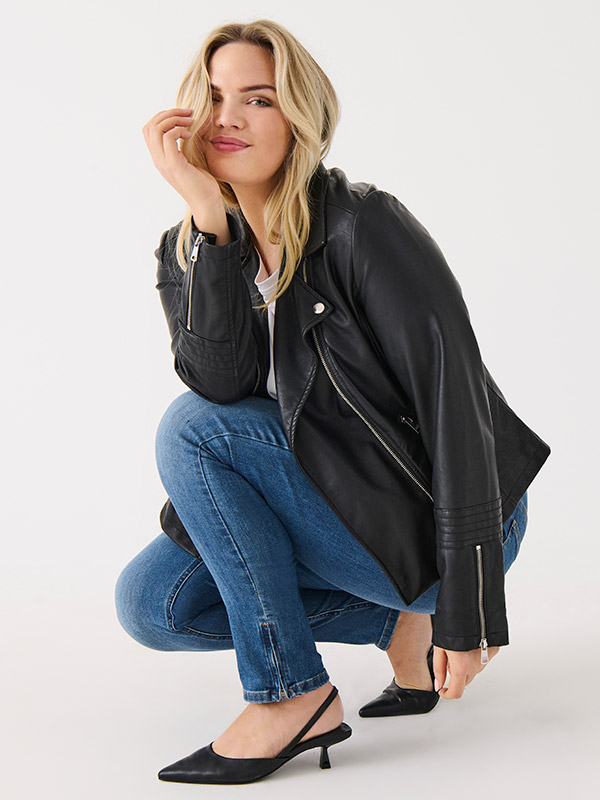 CAREMMY - Plus Size Jas fra Only Carmakoma