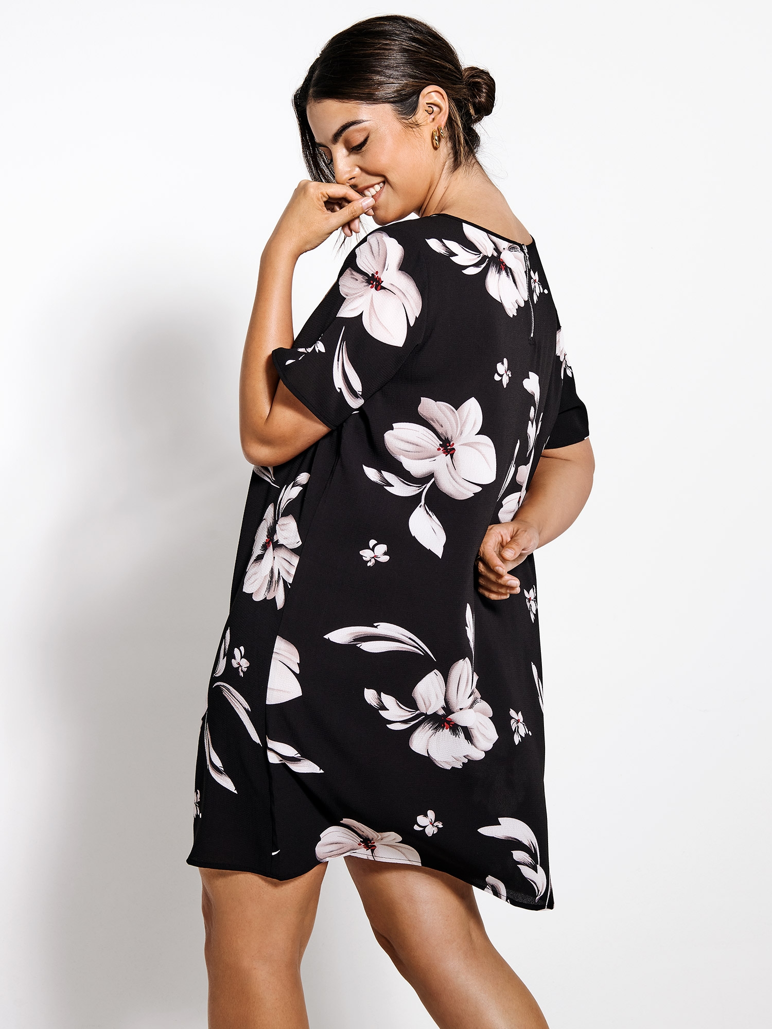 LUX - Plus Size Jurk fra Only Carmakoma