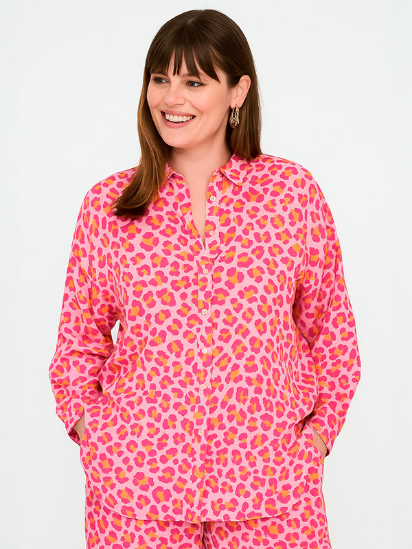 CARTHYRA - Plus Size Overhemd fra Only Carmakoma