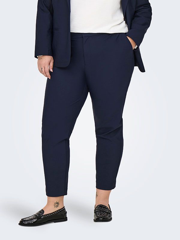 CARTRAVEL - Plus Size Broek fra Only Carmakoma