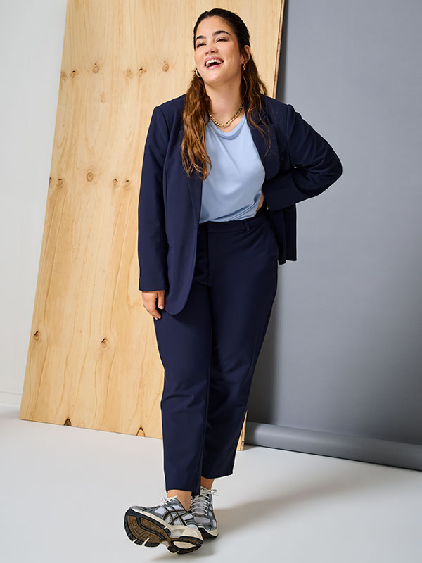 CARTRAVEL - Plus Size Broek fra Only Carmakoma