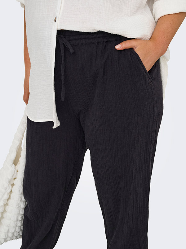 CARTHYRA - Plus Size Broek fra Only Carmakoma