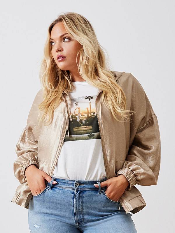 CARGRACE - Plus Size Jas fra Only Carmakoma