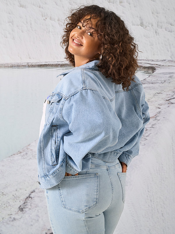 CARROBYN - Plus Size Jas fra Only Carmakoma