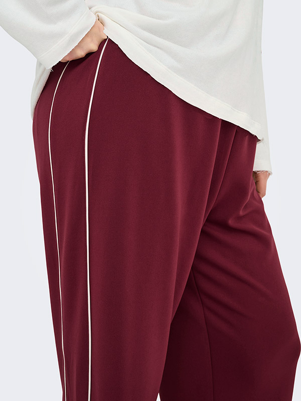 CARLETT - Plus Size Broek fra Only Carmakoma
