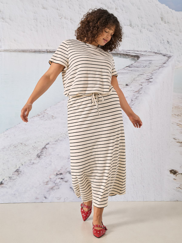 CARJANA - Plus Size Skirt fra Only Carmakoma