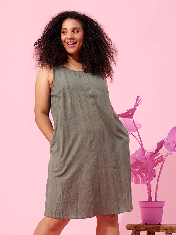 SAVANNA - Plus Size Jurk fra Zhenzi