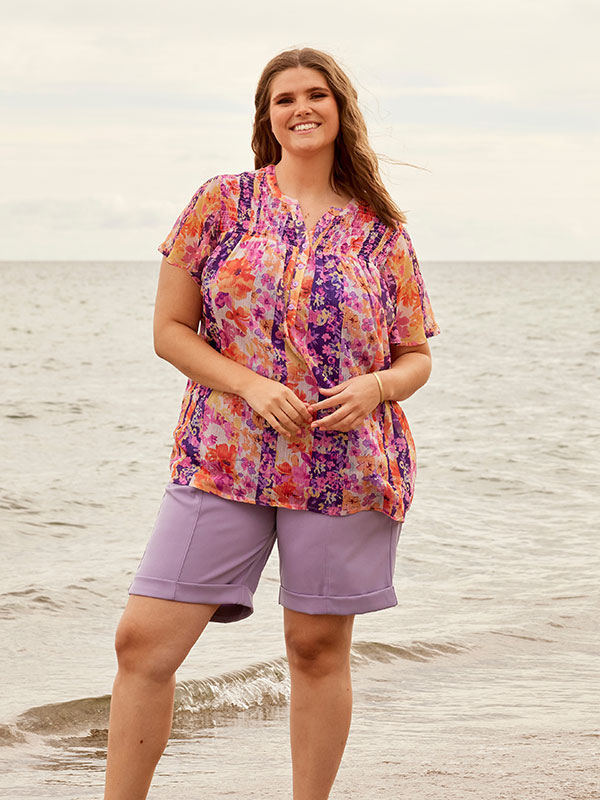 LUCIA - Plus Size Shorts fra Zhenzi