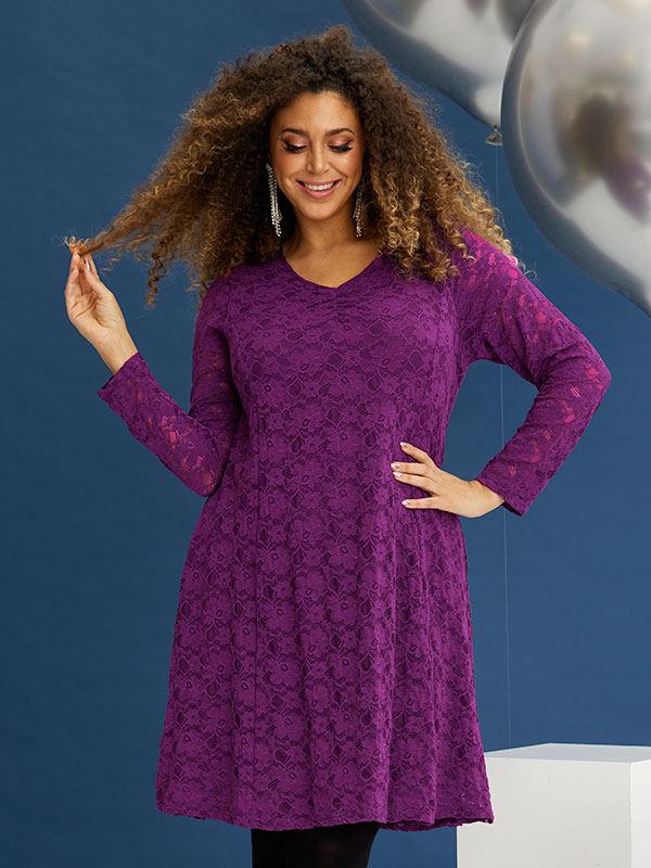 NEOLA - Plus Size Jurk fra Zhenzi