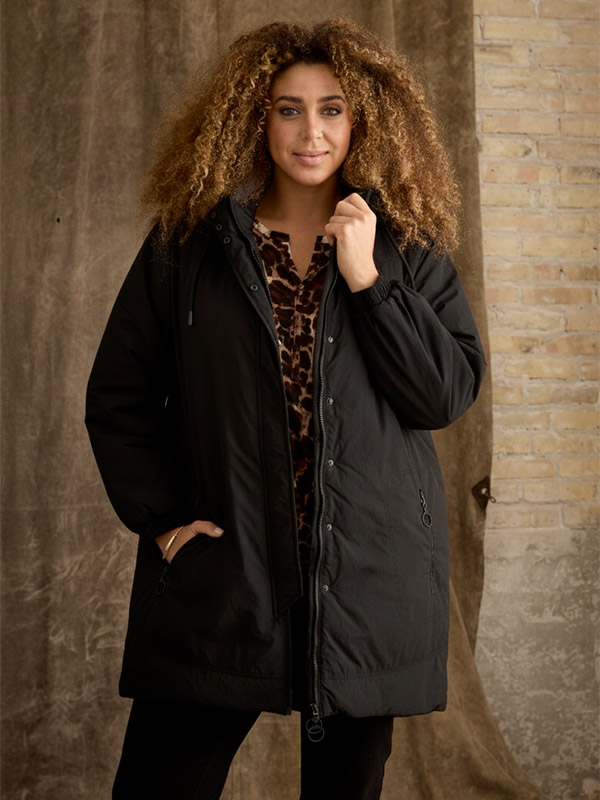 ZH-NAYA - Plus Size Jas fra Zhenzi