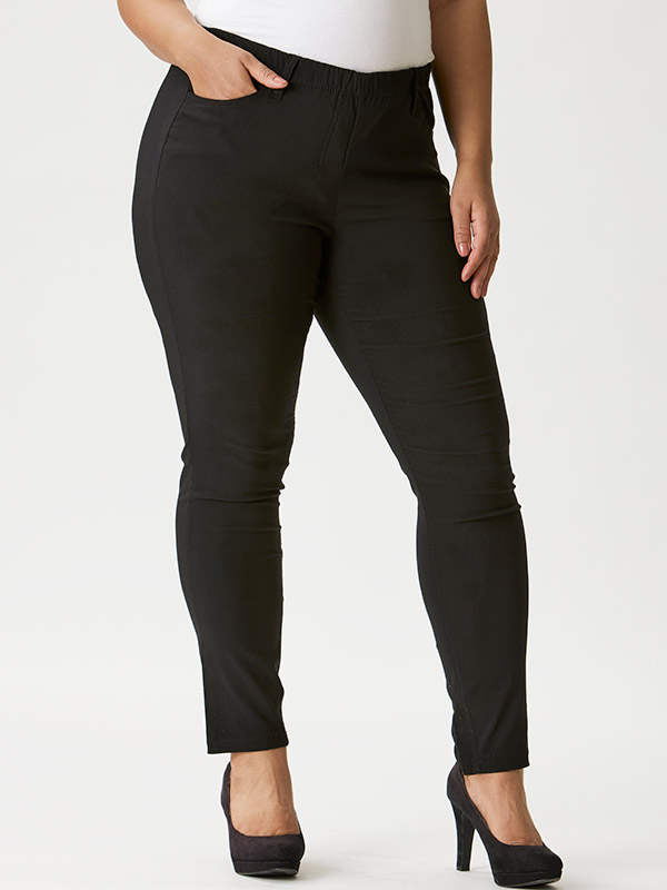 TWIST - Plus Size Broek fra Zhenzi