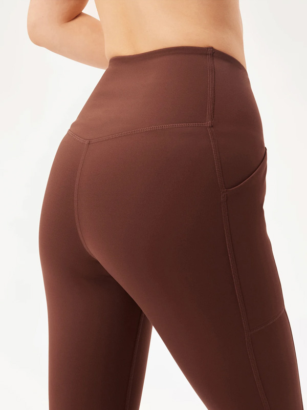 POCKET - Plus Size Trainingstights fra Girlfriend Collective