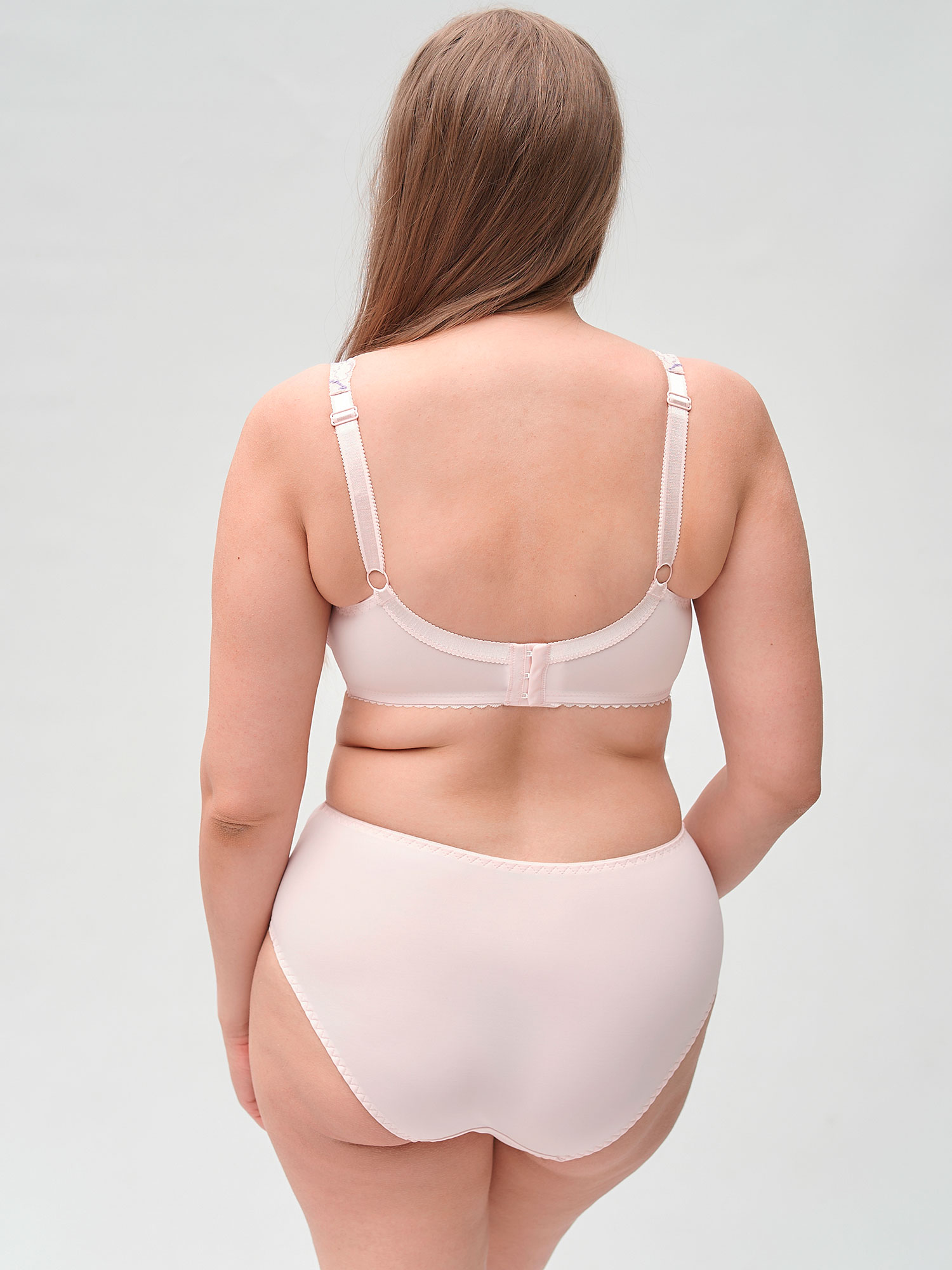 BEATE FULL LACE - Plus Size Bh met beugel fra Plaisir