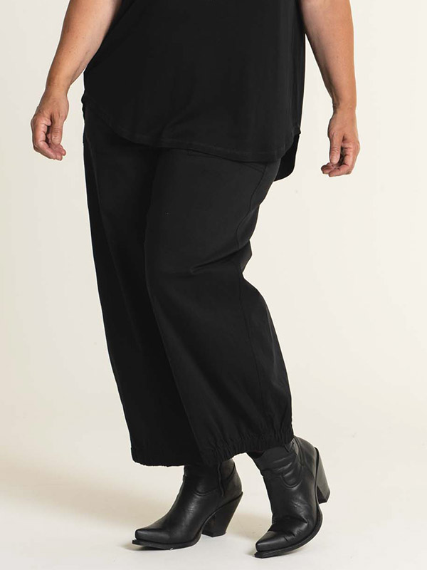 CLARA  - Plus Size Broek fra Gozzip