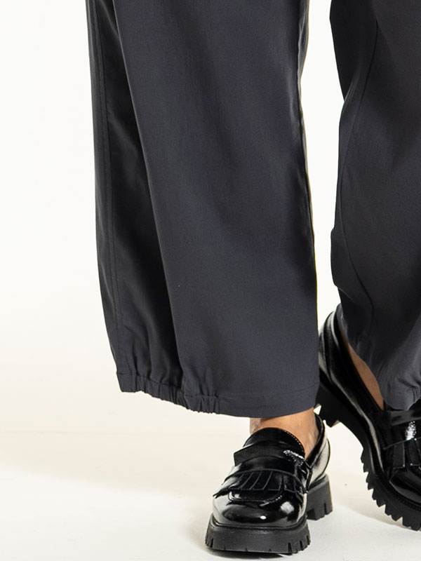 CLARA - Plus Size Broek fra Gozzip