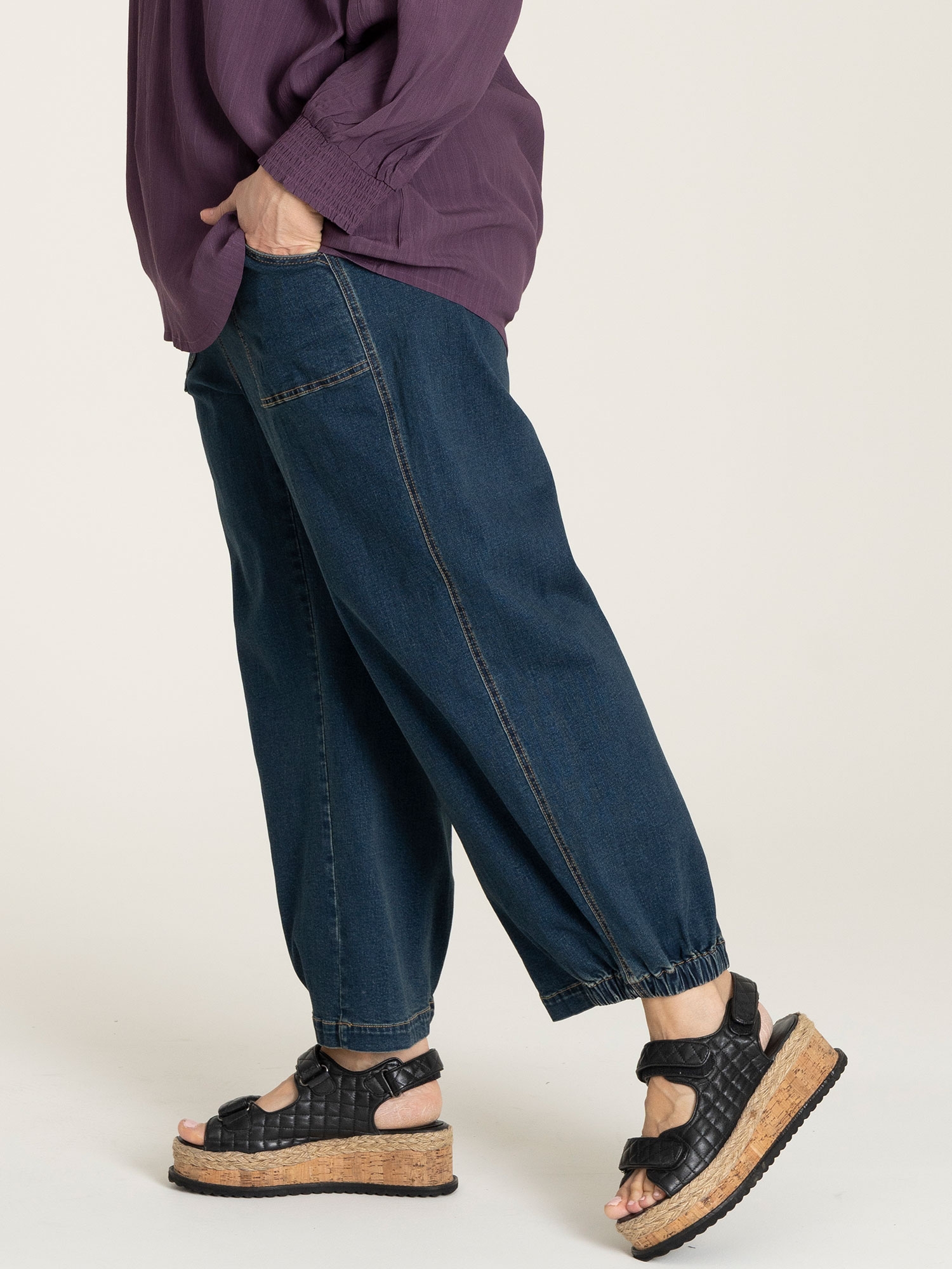 CLARA  - Plus Size Broek fra Gozzip