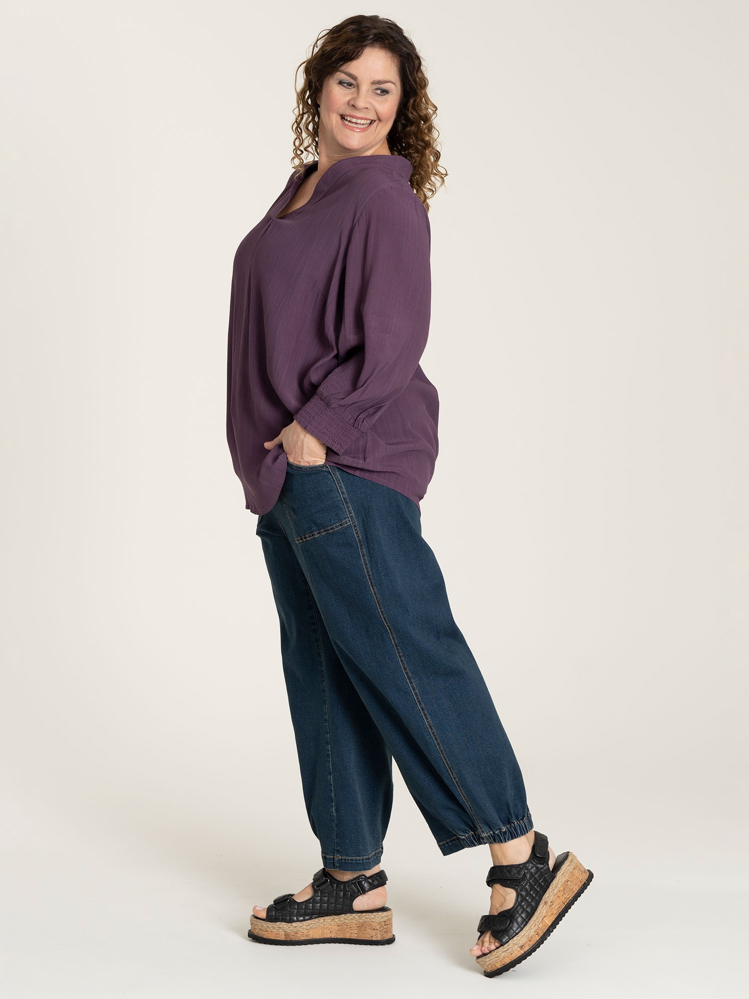 CLARA  - Plus Size Broek fra Gozzip