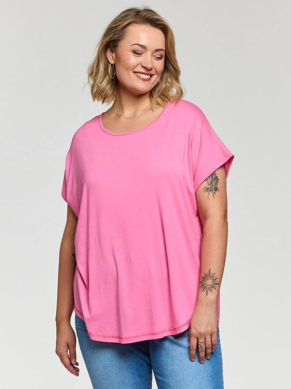 GGITTE - Plus Size T-shirt fra Gozzip