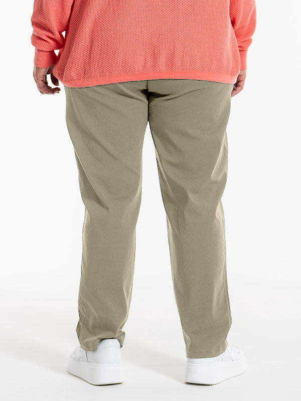 CLARA - Plus Size Broek fra Gozzip