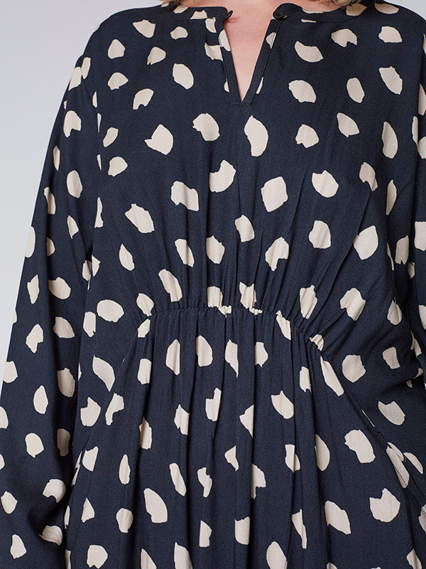 ADDAISY - Plus Size Jurk fra Adia