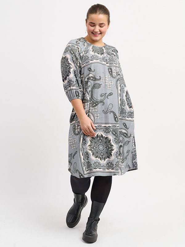ADDIANE - Plus Size Jurk fra Adia