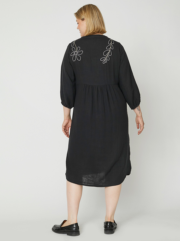 ADFULLA - Plus Size Jurk fra Adia