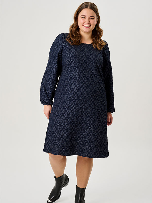 ADGRETHE - Plus Size Jurk fra Adia