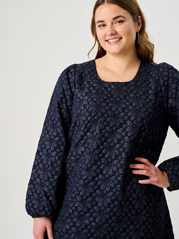 ADGRETHE - Plus Size Jurk fra Adia