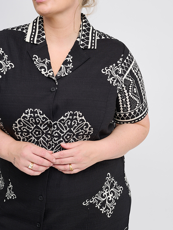 ADTHORID - Plus Size Jurk fra Adia