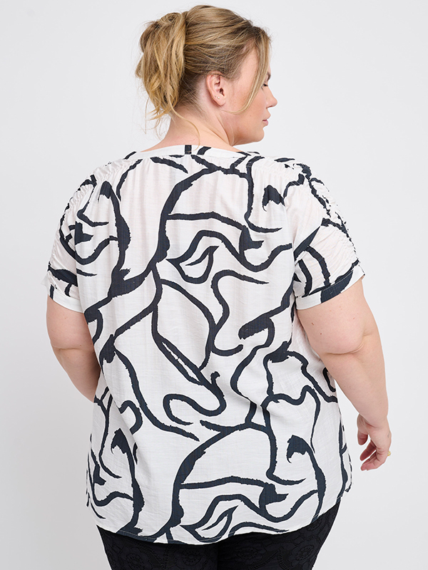 ADTULA - Plus Size Blouse fra Adia