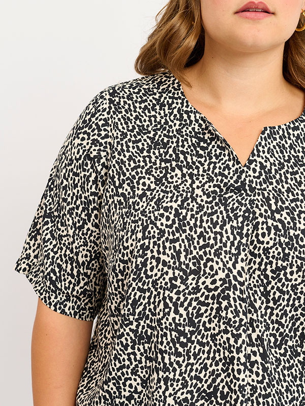 ADVIPSE - Plus Size Blouse fra Adia