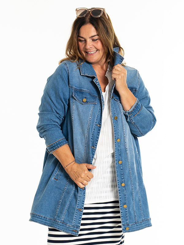 AMELA - Plus Size Jas fra Gozzip
