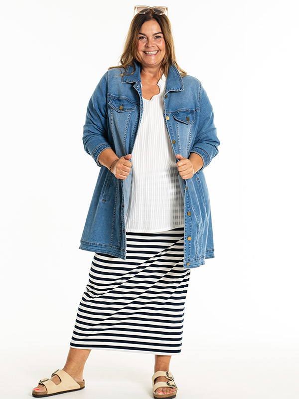 AMELA - Plus Size Jas fra Gozzip