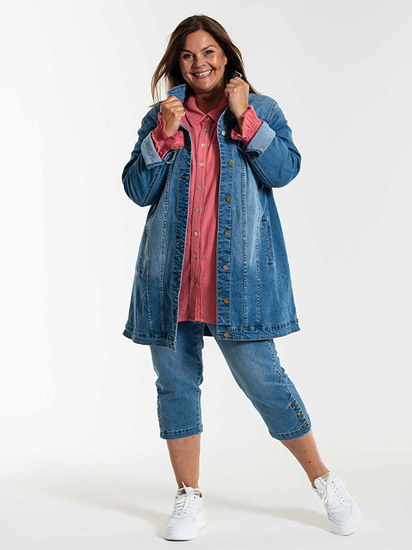 AMELA - Plus Size Jas fra Gozzip