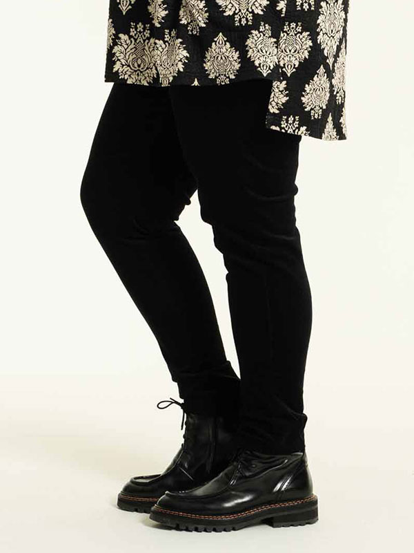 CLARA - Plus Size Broek fra Gozzip