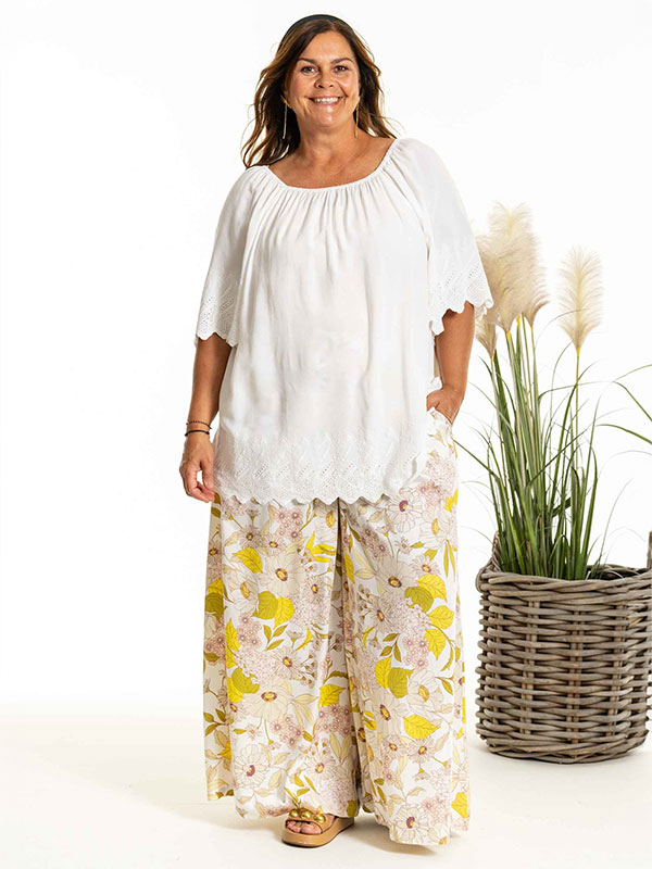 BERETHE - Plus Size Broek fra Gozzip