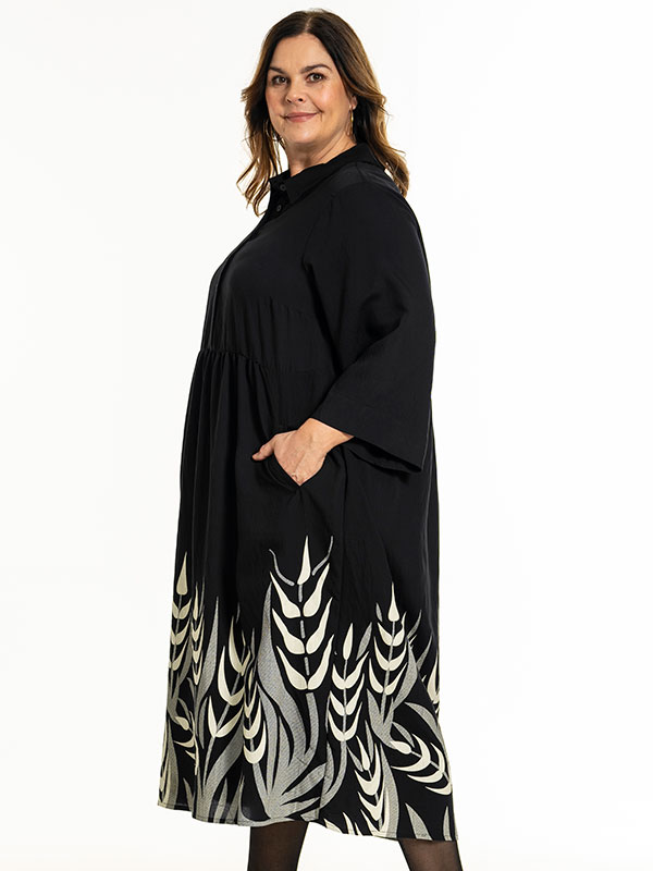 ANN-LOUISE - Plus Size Jurk fra Gozzip