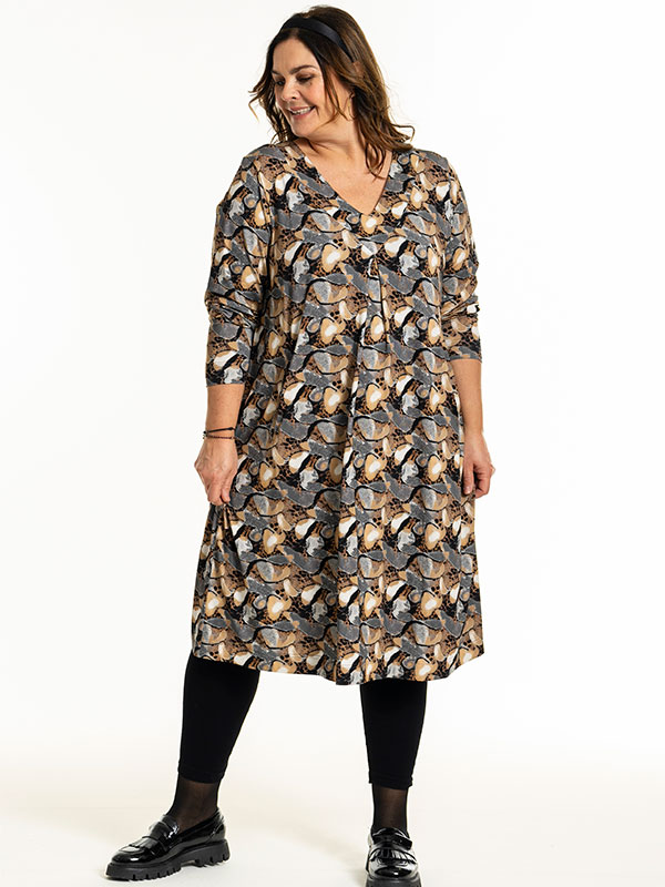 GINA - Plus Size Jurk fra Gozzip